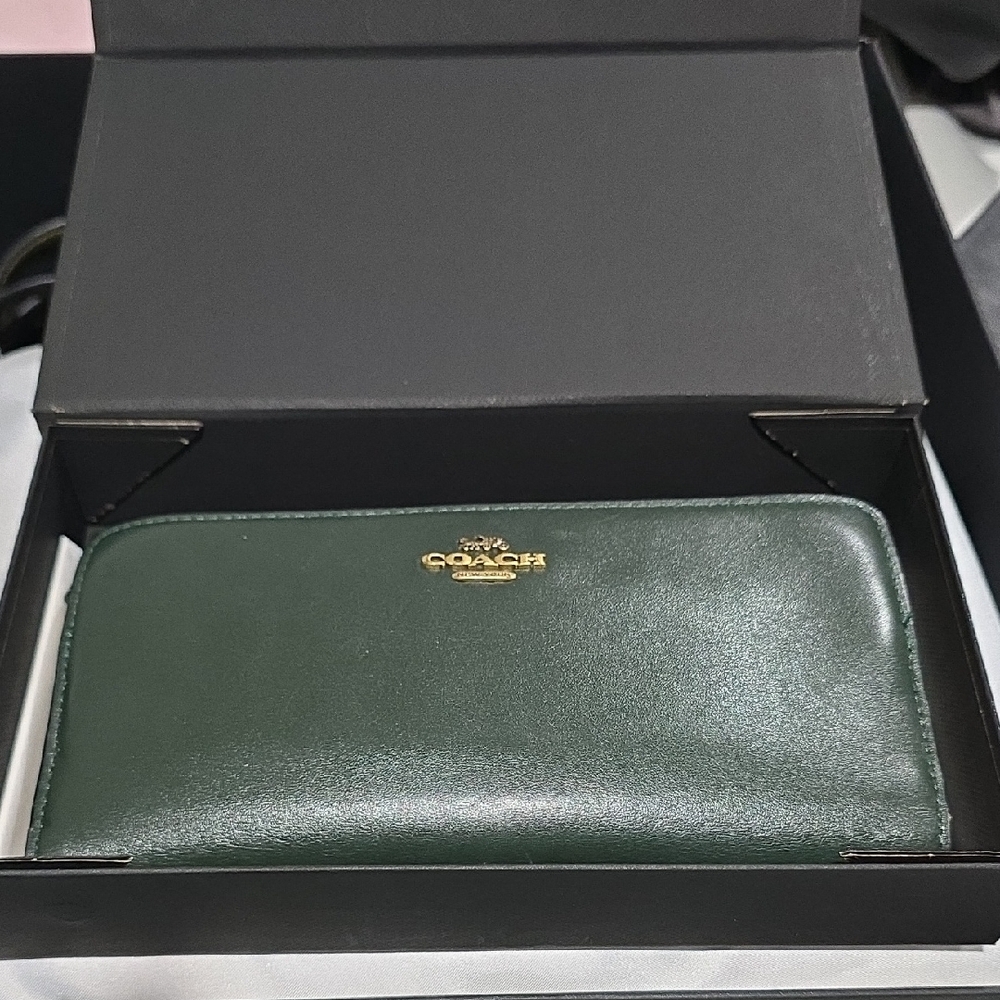 Coach Dark Green Leather Wallet with Gold Accent